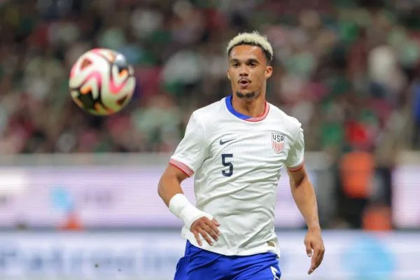 Antonee Robinson的速度和前插能力替隊伍拉開寬度(photo:nbcsports)/金享娛樂城