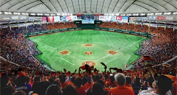 當球隊得分時,全場高唱《Viva Giants》,搭配橘色應援毛巾舞(photo:Giants JP)/金享娛樂城
