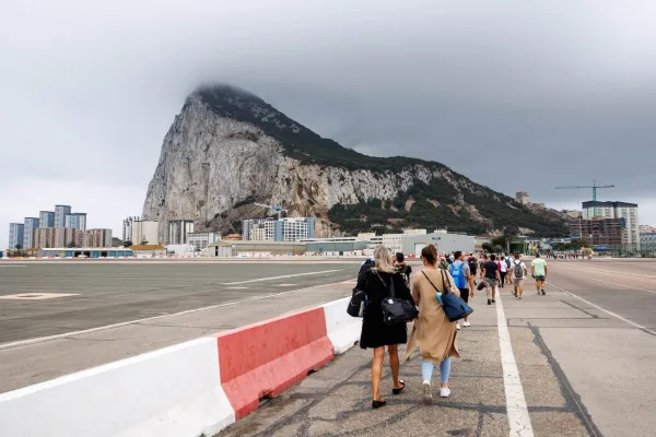 直布羅陀是位於西班牙南部海岸的英國海外領土(photo:nytimes)/金享娛樂城